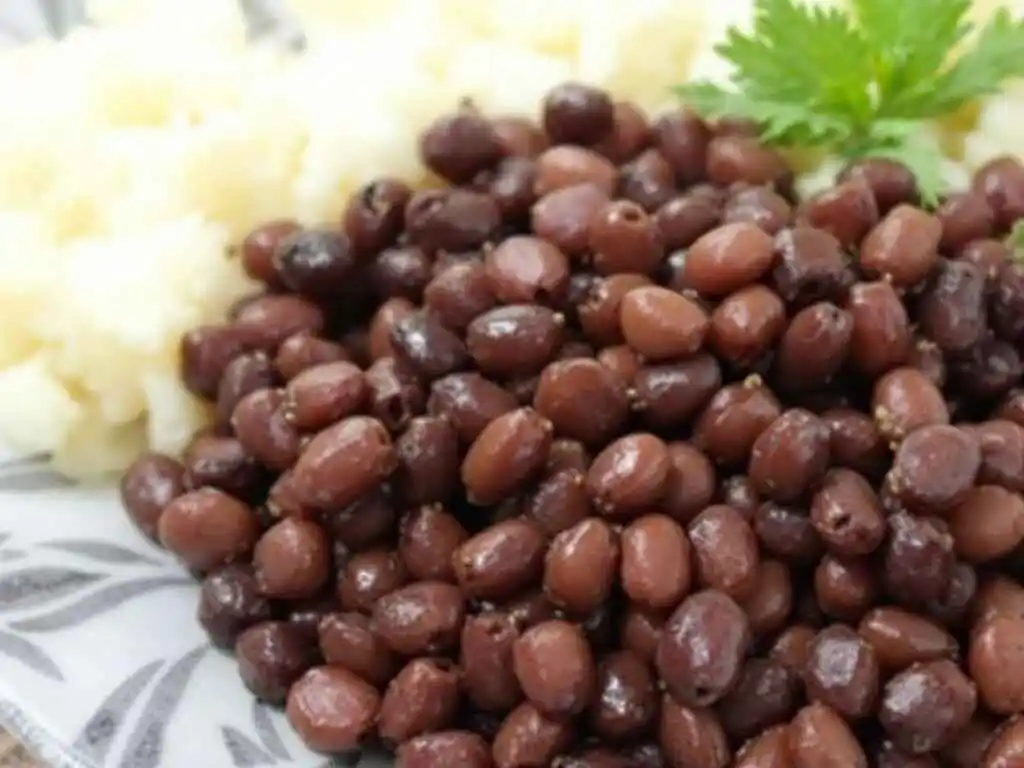 Smoky Black-Eyed Peas